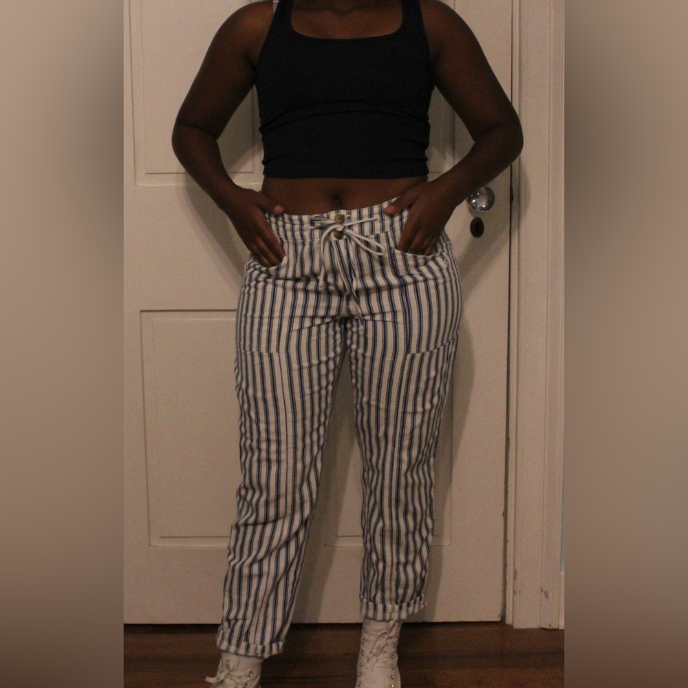 American Eagle: Size 6 regular, color white with blue stripes.